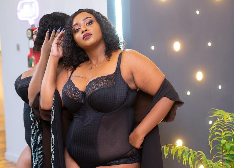 Curvy Kate Spotlight Full Cup Side Support Bra Black